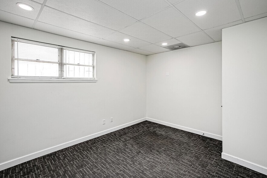 More Photos Of 2502 Leavenworth St, Omaha Light Manufacturing For Lease
