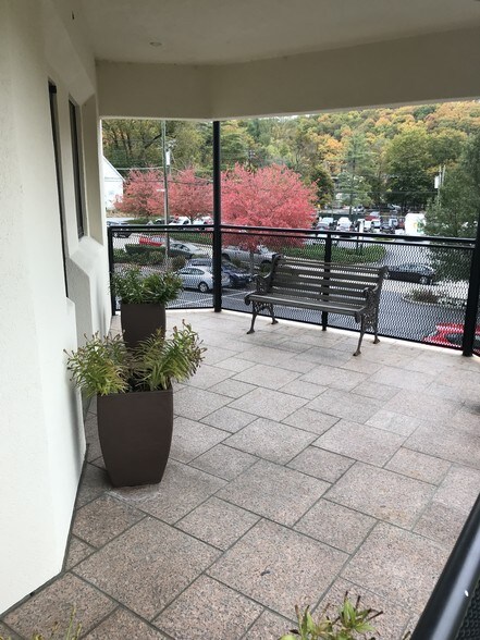 More Photos Of 141 N State Rd, Briarcliff Manor Village Medical For Lease