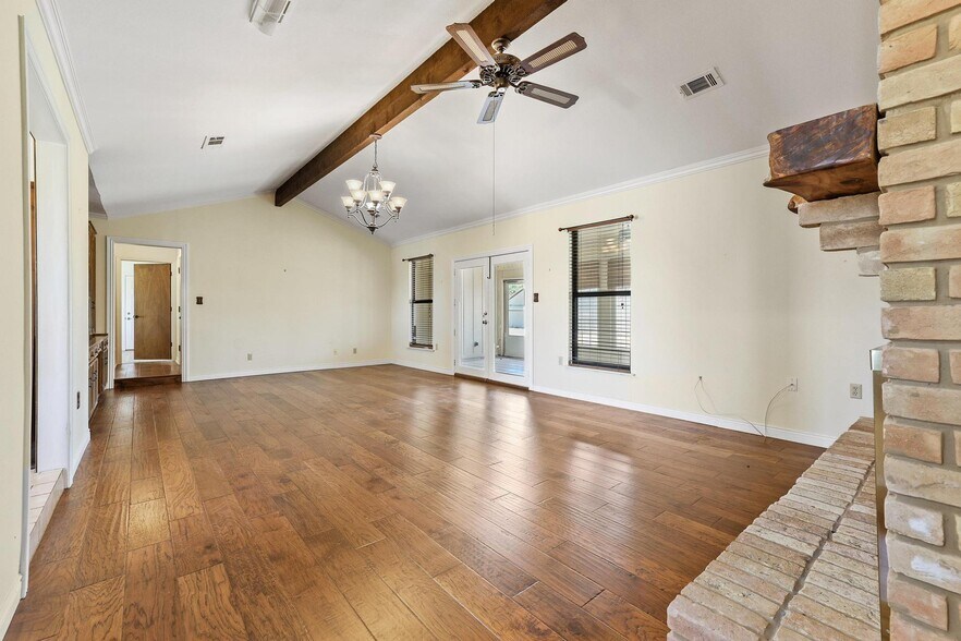 More Photos Of 12869 FM 1385, Pilot Point Light Distribution For Lease
