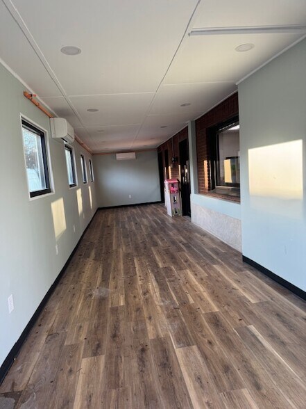 More Photos Of 205 Market Pl, Roswell Schools For Sale