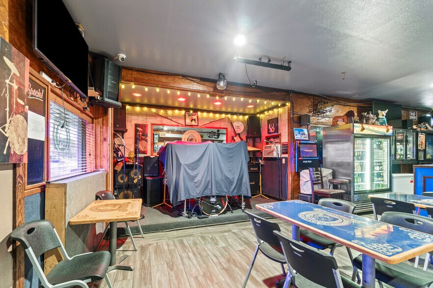 More Photos Of 107 E Park Ave, Pharr Sports And Entertainment For Sale