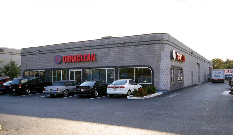 More Photos Of 28 Old Dock Rd, Yaphank Warehouse For Sale