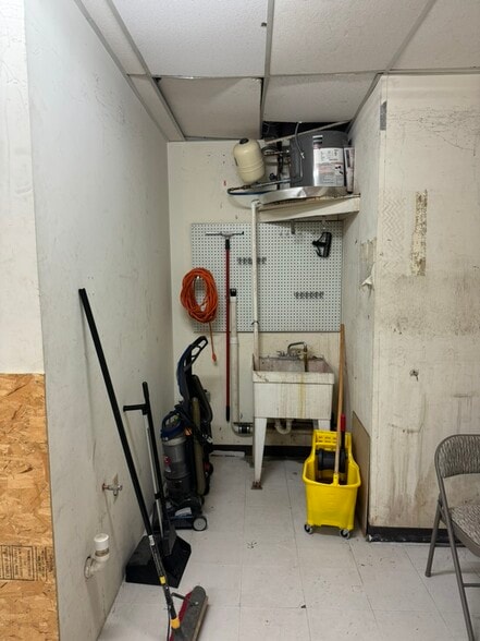 More Photos Of 651 Carey Ave, Wilkes Barre Freestanding For Sale