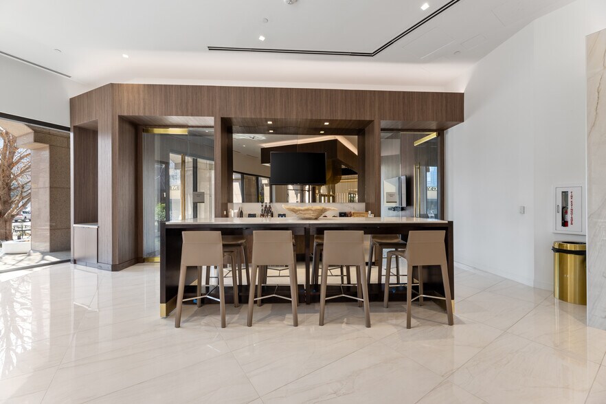 More Photos Of 2515 McKinney Ave, Dallas Office For Lease