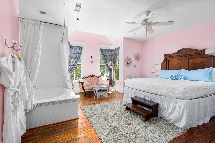 More Photos Of , Gainesville Hospitality For Sale