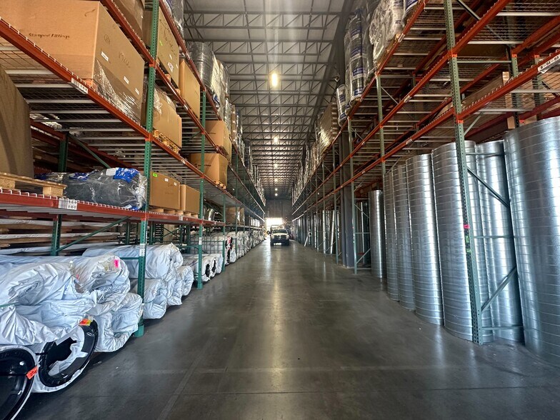 More Photos Of 4401 E Hefner Rd, Oklahoma City Distribution For Sale