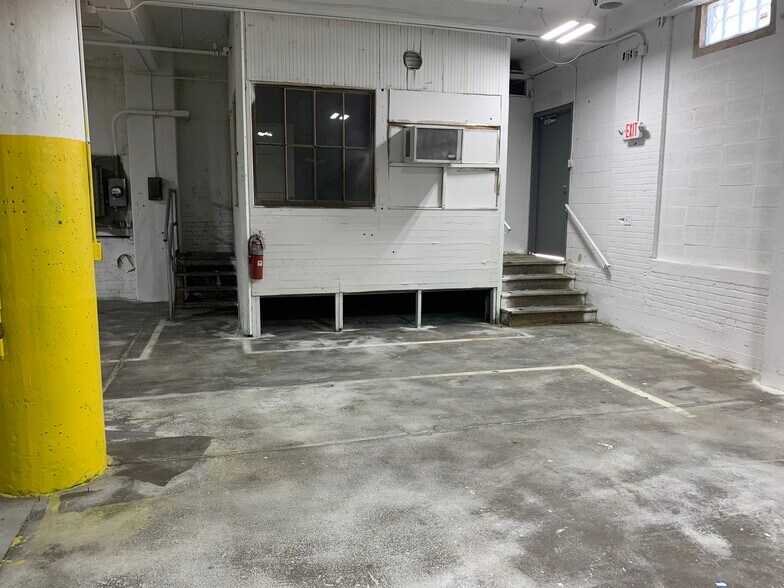 More Photos Of 2203 W Michigan St, Milwaukee Manufacturing For Sale