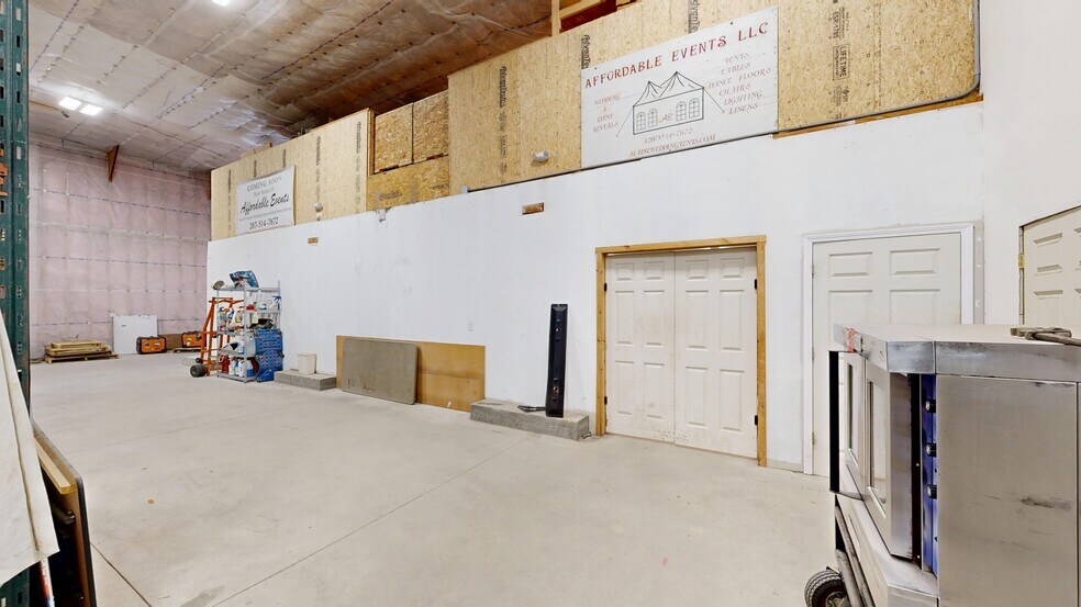 More Photos Of 730 Main St, Oxford Industrial For Lease