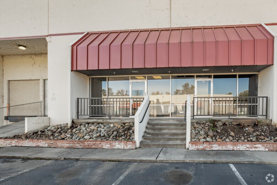 More Photos Of 800 N 10th St, Sacramento Warehouse For Lease