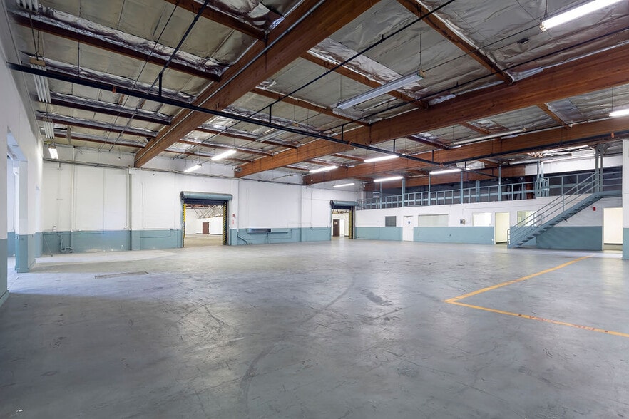 More Photos Of 2205-2215 W El Segundo Blvd, Hawthorne Warehouse For Lease