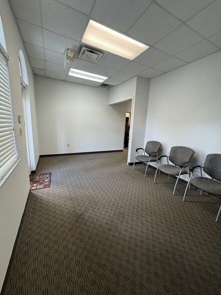 More Photos Of 15303 Amberly Dr, Tampa Medical For Lease