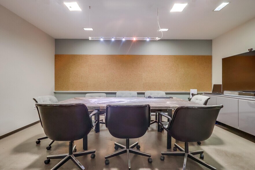 More Photos Of 1738 Berkeley St, Santa Monica Coworking Space