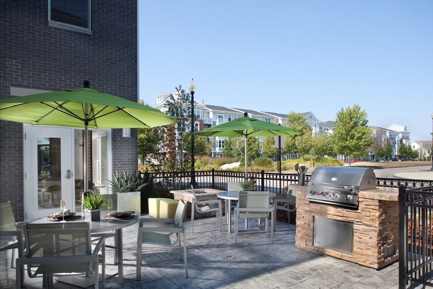 More Photos Of 200-220 Trotter Rd, Weymouth Apartments For Lease