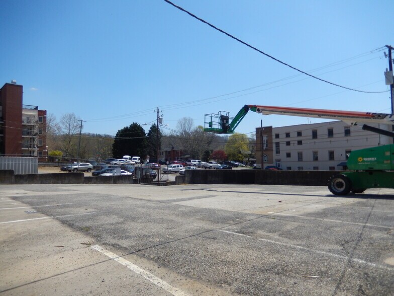 More Photos Of 46 Aston St, Asheville Light Manufacturing For Lease