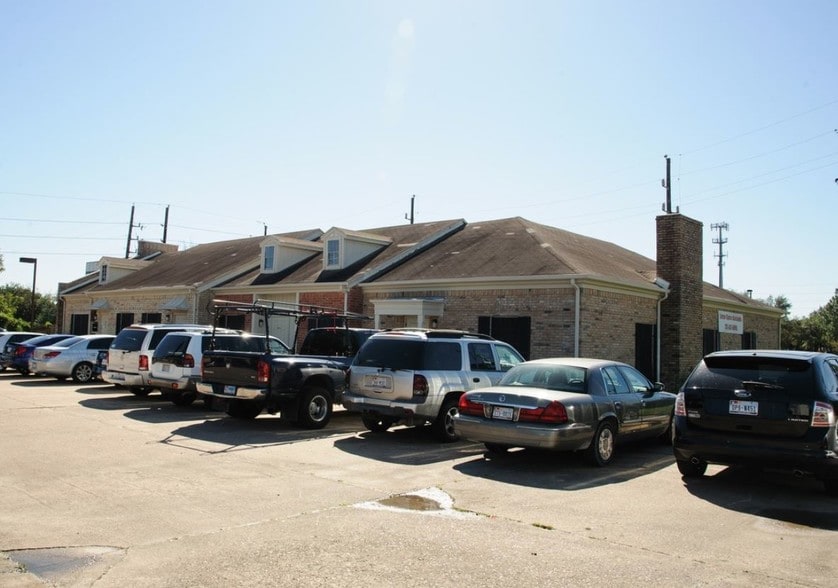 More Photos Of 4654 Highway 6 N, Houston Unknown For Lease