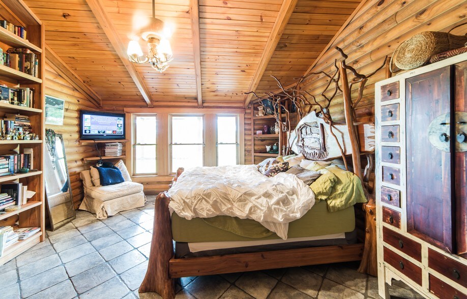 More Photos Of 850 Old US Highway 27, South Bay General Retail For Sale