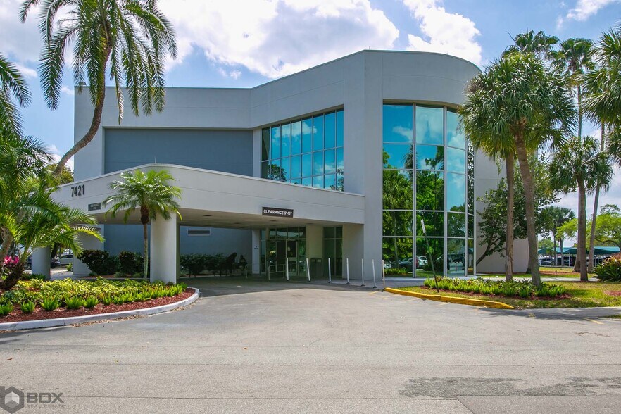 More Photos Of 7421 N University Dr, Tamarac Medical For Sale