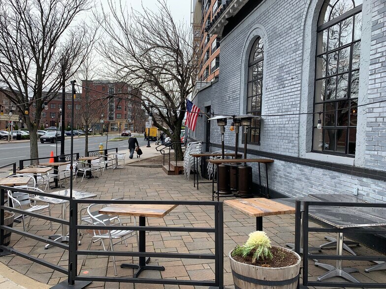 More Photos Of 2900 Columbia Pike, Arlington Restaurant For Sale