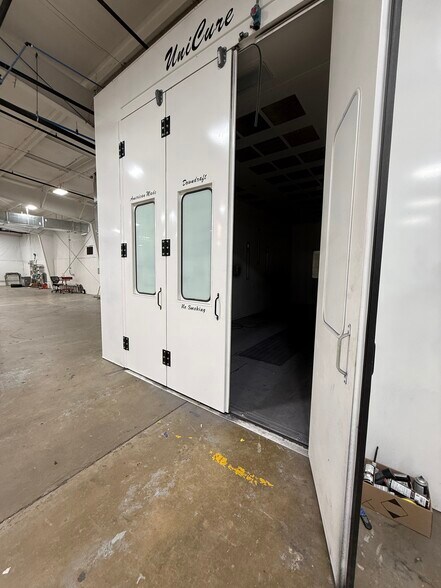 More Photos Of 1845 Thomas Rd, Memphis Warehouse For Sale