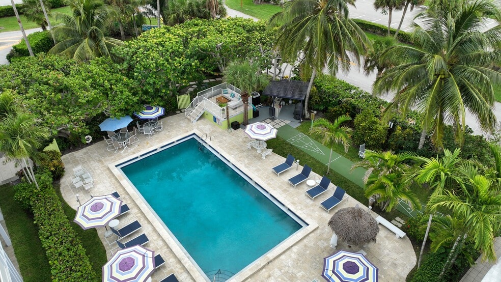 More Photos Of 1705 Ocean Dr, Vero Beach Hotel For Sale
