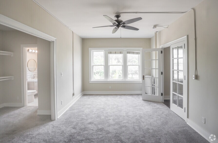 More Photos Of 111 E 16th St, Indianapolis Apartments For Lease