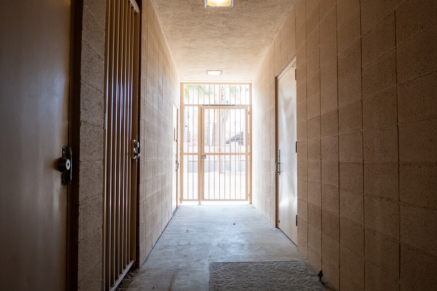 More Photos Of 605 S Riverside Dr, Palm Springs Religious Facility For Sale