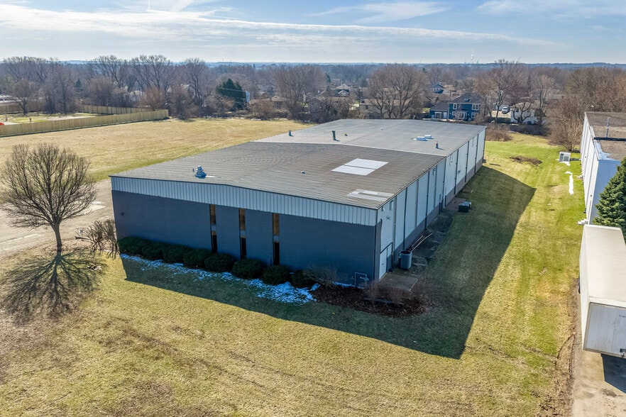 More Photos Of 1005 Geneva St, Shorewood Warehouse For Sale