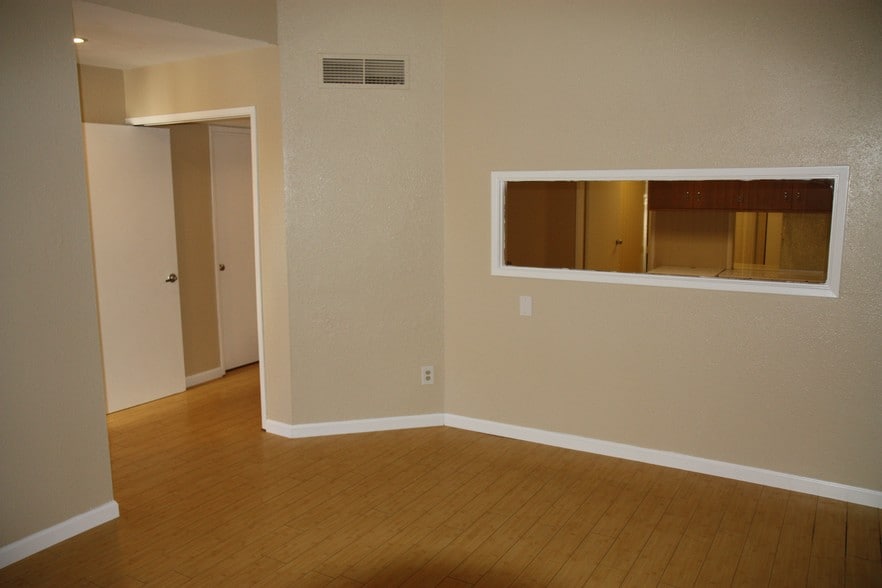 More Photos Of 1240 W Robinhood Dr, Stockton Medical For Lease