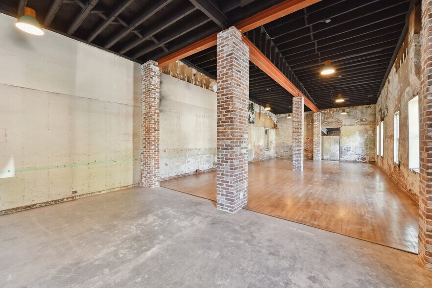 More Photos Of 2563 Glenarm Pl, Denver Office For Sale