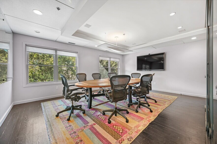 More Photos Of 135 Rennell Dr, Southport Office For Sale