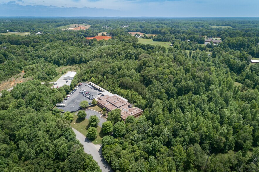 More Photos Of 3195 Centre Park Blvd, Winston-Salem Manufacturing For Sale