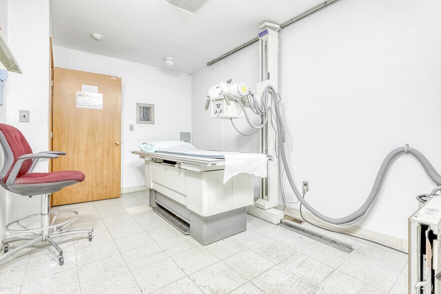 More Photos Of 8 Medical Park Dr, Pomona Medical For Sale