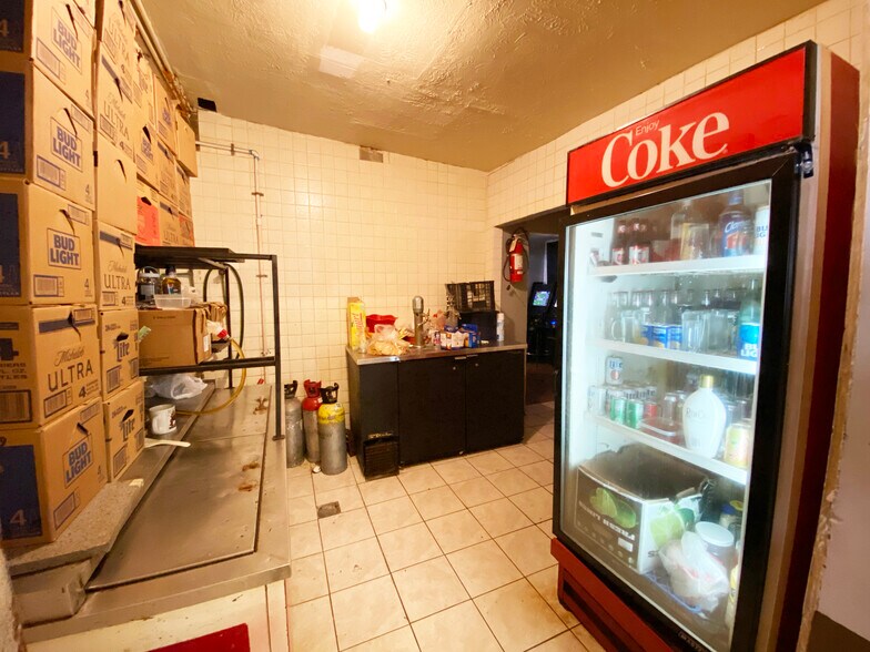 More Photos Of 7147 Harrisburg Blvd, Houston Restaurant For Sale