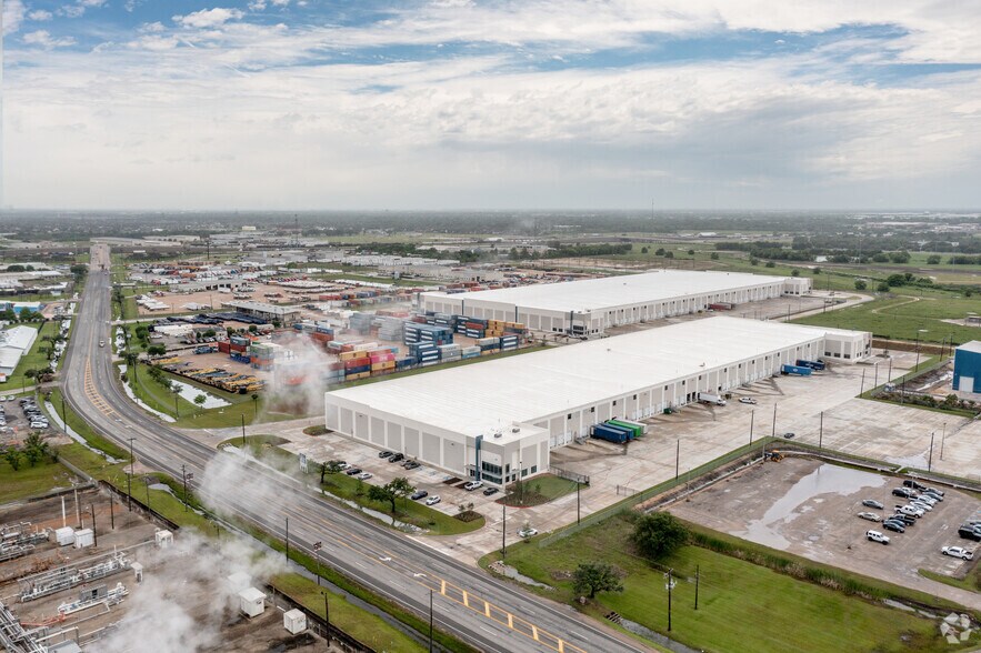 More Photos Of 645 Independence Pky, Deer Park Distribution For Lease