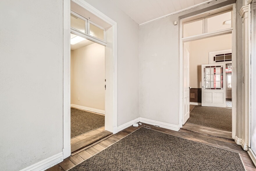 More Photos Of 228 S Seguin Ave, New Braunfels Office For Lease