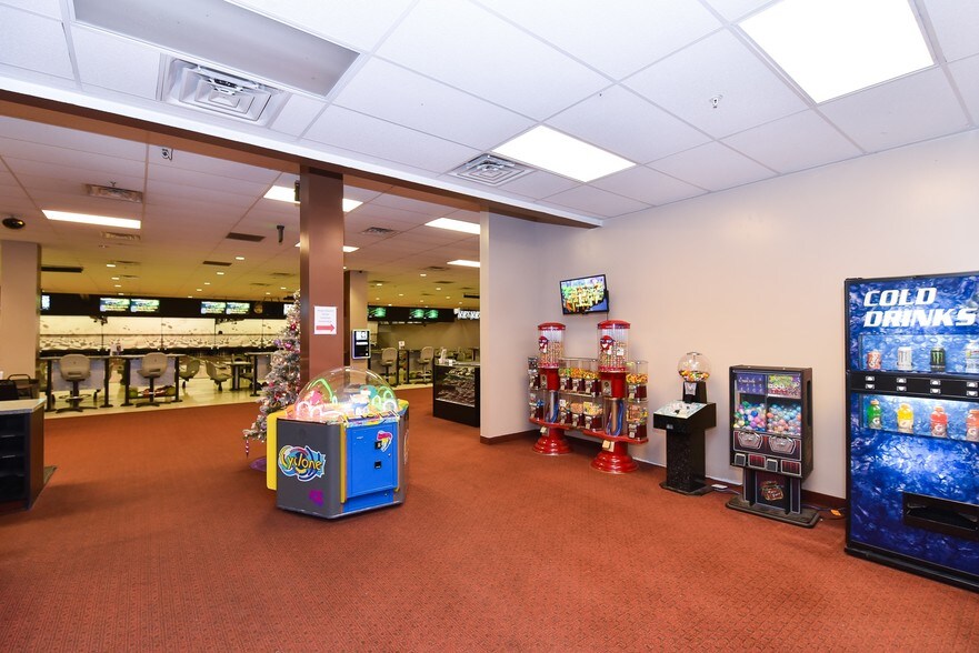 More Photos Of 122 W 900 N, Payson Bowling Alley For Sale