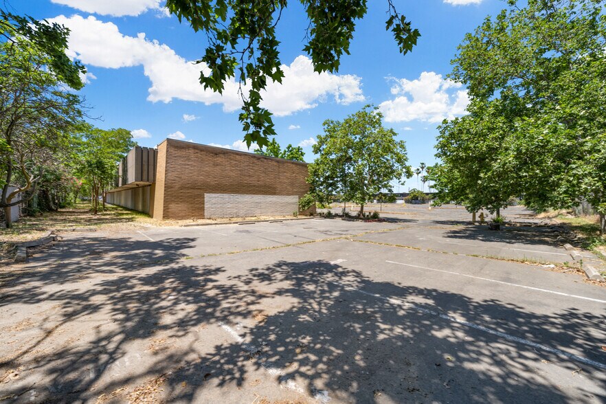 More Photos Of 1420 Howe Ave, Sacramento Land For Sale