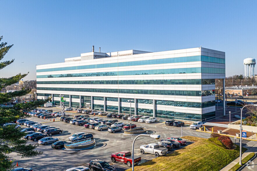 More Photos Of 900 Stewart Ave, Garden City Office For Lease