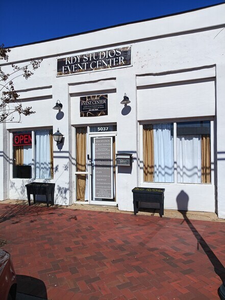 Primary Photo Of 5037 Union St, Union City Storefront For Sale