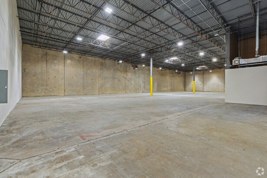 More Photos Of 2200 Denton Dr, Austin Unknown For Lease