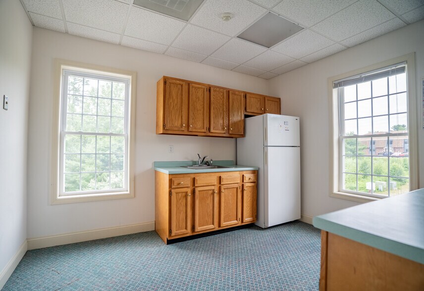 More Photos Of 6 Mary E Clark Dr, Hampstead Office For Sale