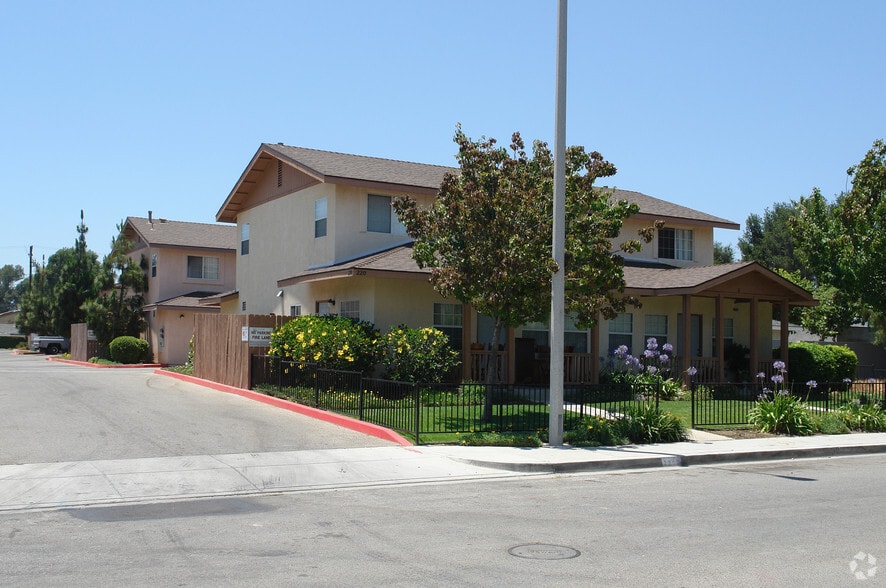Primary Photo Of 220-244 Garcia St, Santa Paula Apartments For Sale
