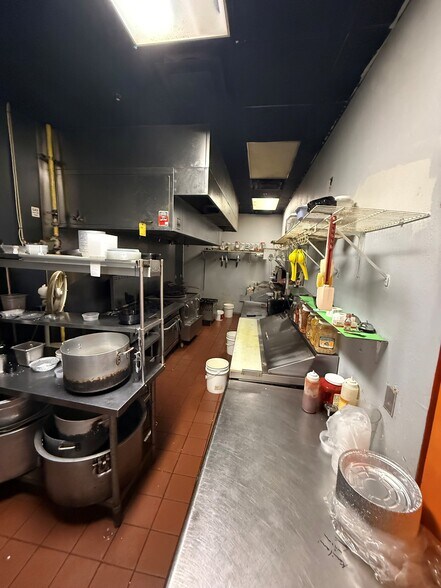 More Photos Of 14690-14710 Tamiami Trl N, Naples Unknown For Lease