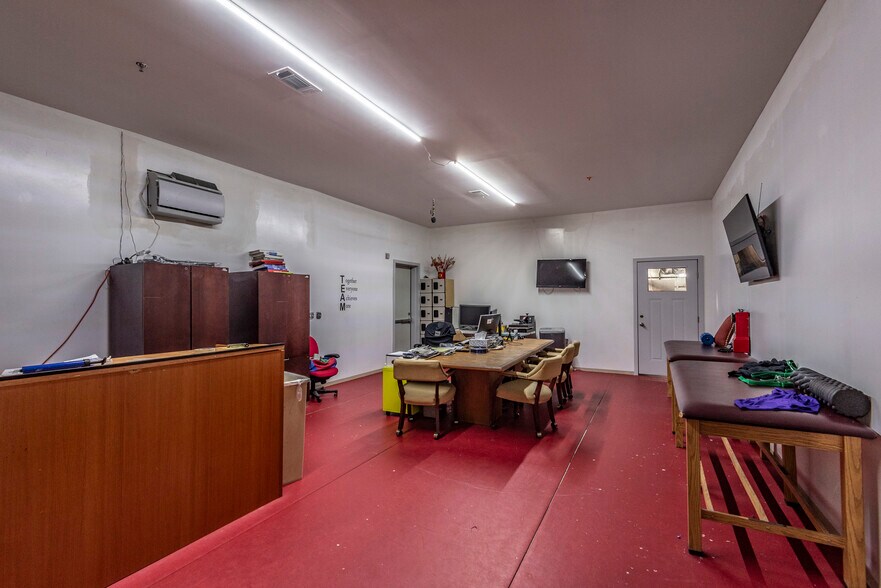 More Photos Of 15250 Hillcroft Ave, Missouri City Warehouse For Sale
