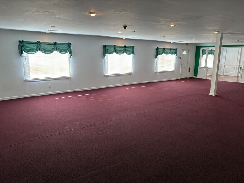 More Photos Of 5712 Redan Rd, Stone Mountain Office For Sale