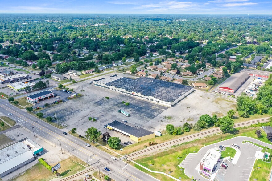 More Photos Of 2865-2885 Bay Rd, Saginaw Freestanding For Sale