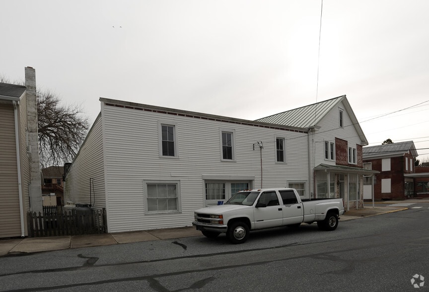 More Photos Of 2 Market St, Frederica Storefront Retail Office For Sale