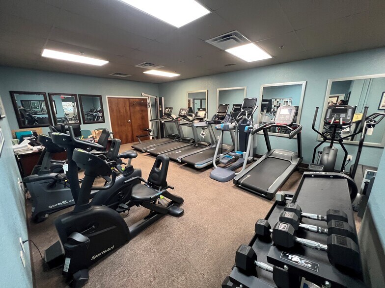 More Photos Of 6881 Kingspointe Pky, Orlando Flex For Lease