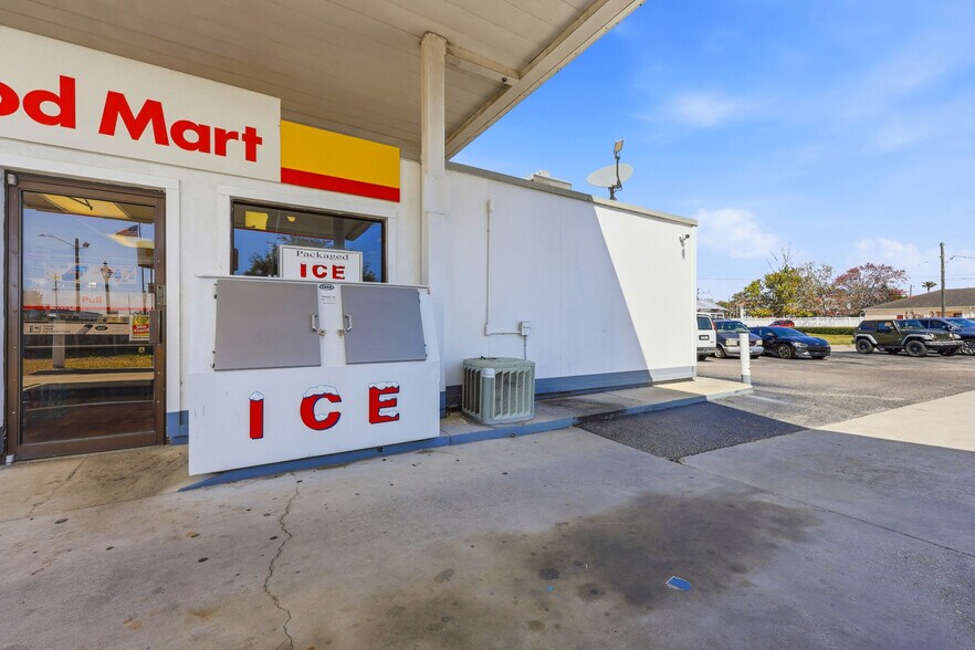 More Photos Of 2350 N Ponce De Leon Blvd, Saint Augustine Service Station For Sale