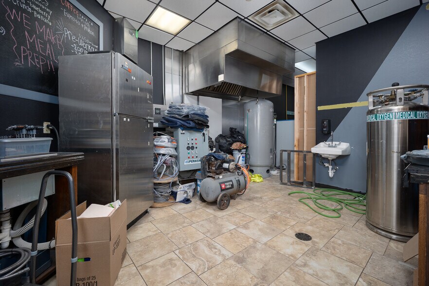 More Photos Of 4200 Carriage Way, Weatherford Medical For Lease